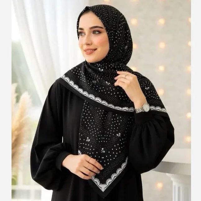 روسری سوپر نخ طرح رزین قواره 110 منگوله دار دور دوخت میس رز
