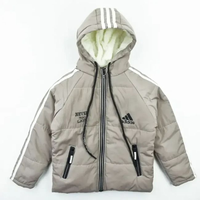 کاپشن پسرانه ADIDAS شمعی رنگ خاکی مناسب پاییز و زمستان