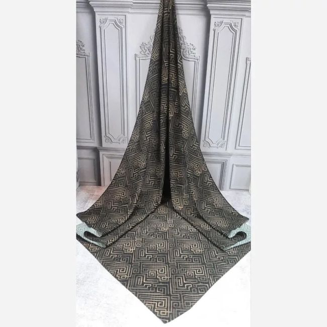 روسری طرح سیمین نخ بامبو قواره بزرگ 140x140 زنانه مشکی ریز نقش اسپرته