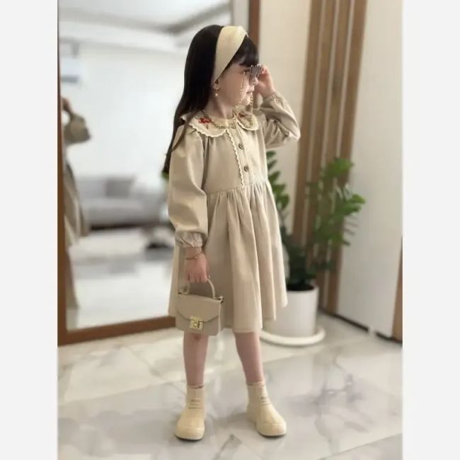 سارافون پیراهن گلدوزی دخترانه کتان کج راه رنگ کرم