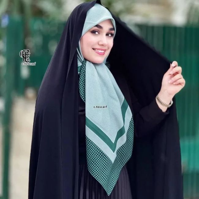 روسری نخ کاستوم طرح کاملیا قواره بزرگ سایز 140 کرم قهوه ای سبز دور دوخت