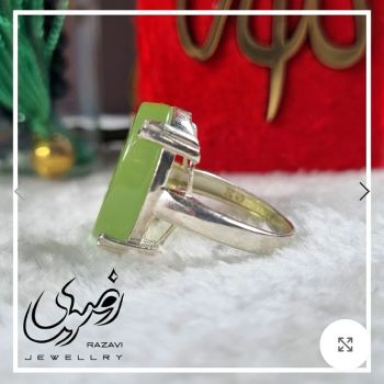 انگشتر نقره زنانه عیار 925 با نگین عقیق سبز و حکاکی دست استاد فتح