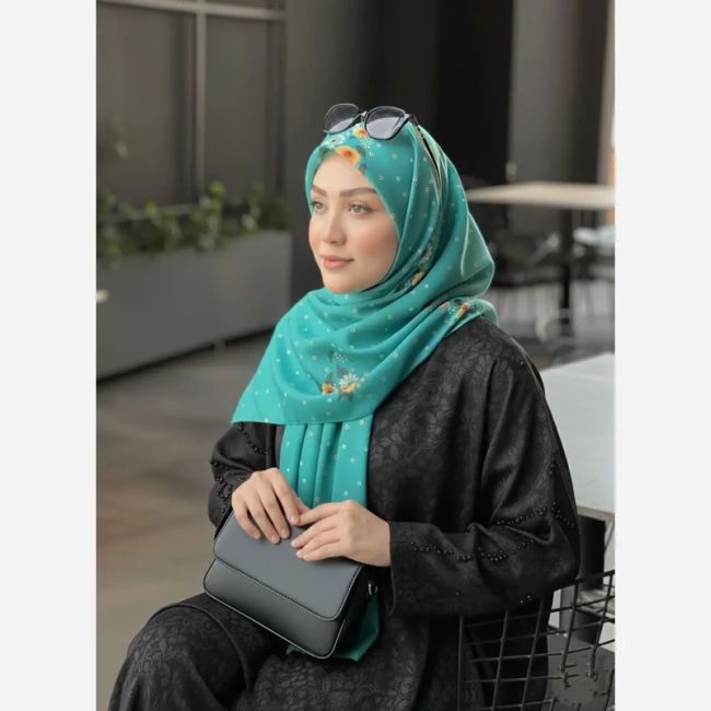 روسری مجلسی طرح پونه تیره نخ کاستوم قواره بزرگ زنانه 140x140