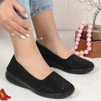 کفش زنانه راحتی مدل تینا برند چکاوک با رویه ماکروفایبر نگیندار و زیره PU سبک
