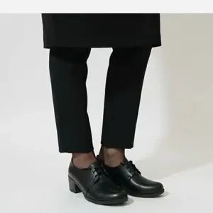 کفش چرم زنانه طبی بندی مدل پارمیس مشکی پاشنه 5 سانت