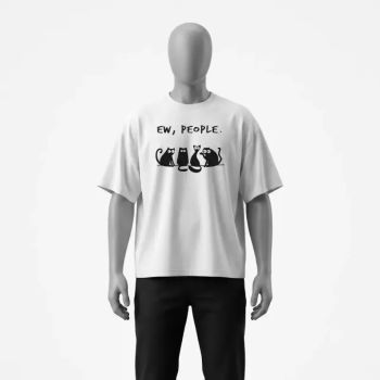 تیشرت سفید طرح گربه های فراری از مردم جنس پارچه ماکان