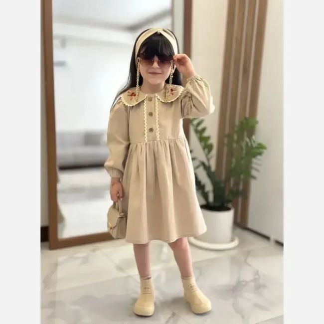 سارافون پیراهن گلدوزی دخترانه کتان کج راه رنگ کرم