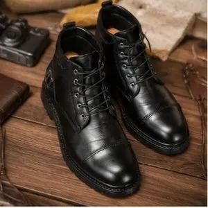 نیم بوت مردانه اسپرت سگک دار چرم صنعتی مشکی رنگ