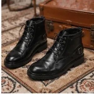 ست نیم بوت مردانه و کمربند چرم صنعتی مشکی اسپرت