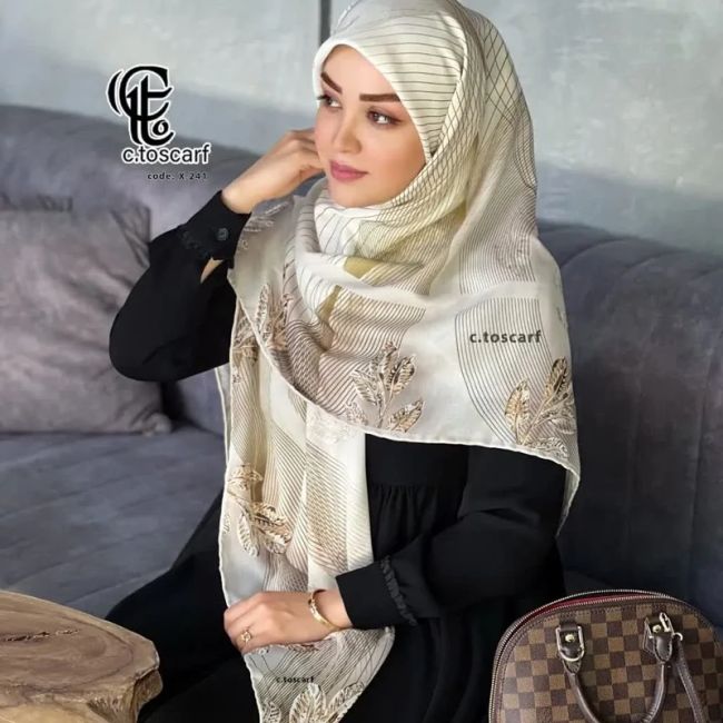 روسری نخی کاستوم طرح طلا قواره بزرگ 140 سانتیمتر دور چرخ دوز مزونی