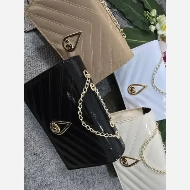 کیف زنانه چرم ورنی مشکی سایز آزاد