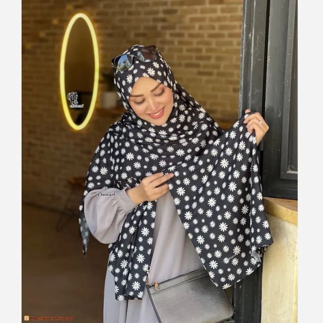 شال نخ کاستوم طرح بابونه زمینه آبی سایز 200×70