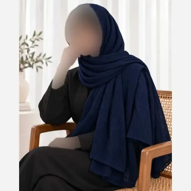 شال نخی ساده منگوله دار برشکا مشکی