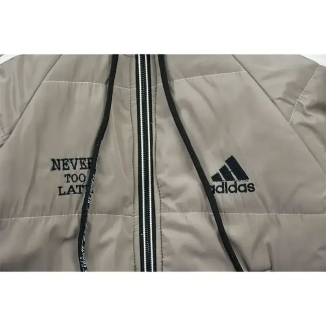 کاپشن پسرانه ADIDAS شمعی رنگ خاکی مناسب پاییز و زمستان