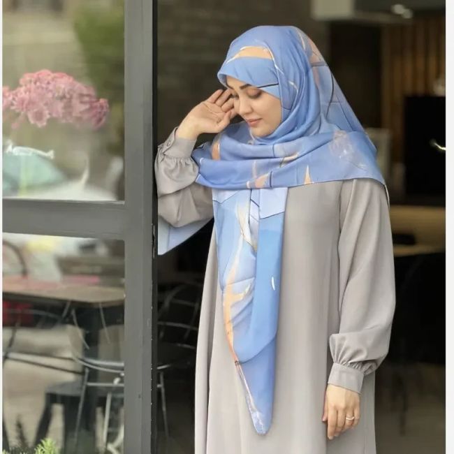 روسری نخی کاستوم طرح دلناز سایز 140 آبی چرخ دوز