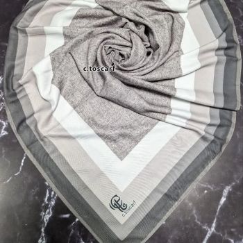 روسری مجلسی نخ کاستوم طرح دور قاب 140x140 سانتیمتر لیز نیست