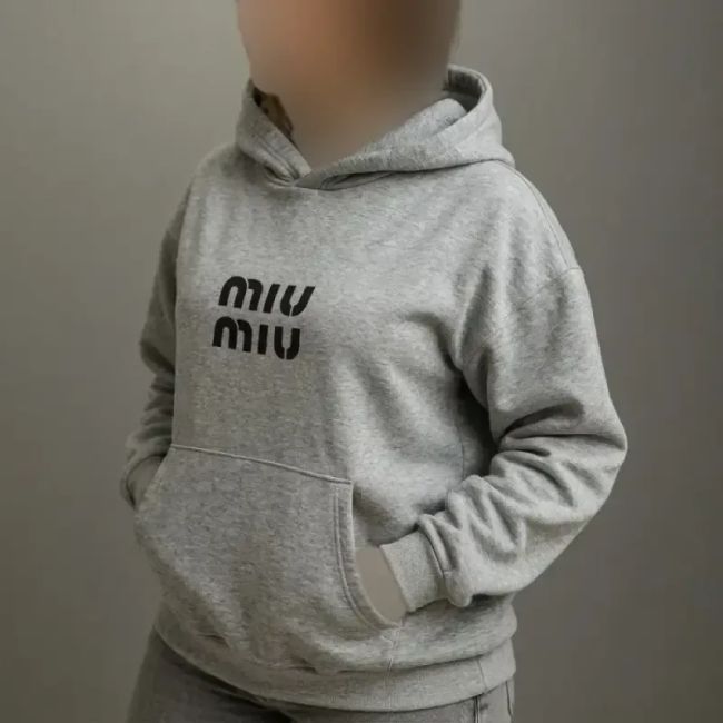 هودی زنانه دورس داخل کرکی طرح miumiu فری سایز