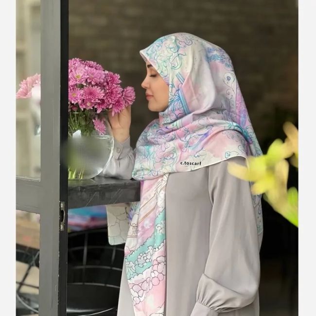 روسری نخی قواره 140 دور دوخت طرح بهار