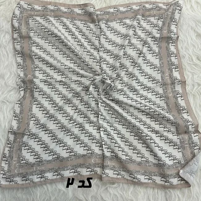 مینی اسکارف کرمی نخ قواره 65x65 سانتیمتر مناسب استفاده روزمره بدون آبرفت و رنگ رفت