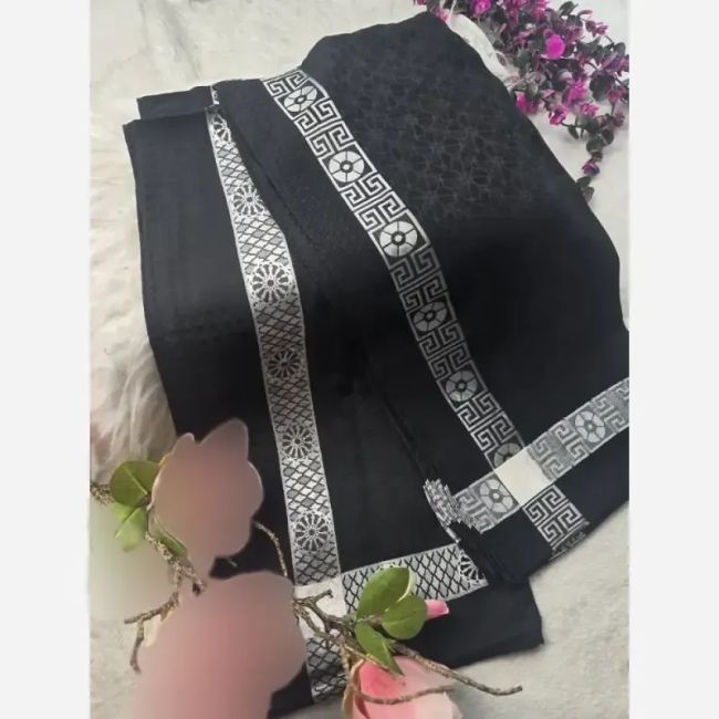 روسری ژاکارد ابریشم ترک دورو حاشیه نقره نقره کوب ابعاد 90 در 90 چهار فصل