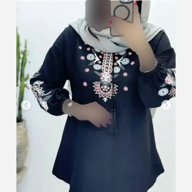تونیک چاپی طرح گل زنانه و دخترانه شانتون گرم بالا مشکی فری سایز