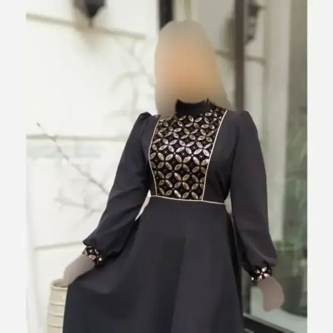 پیراهن زنانه طرح مهسا جنس کرپ مازراتی و خرجکار مخمل هندی رنگ مشکی