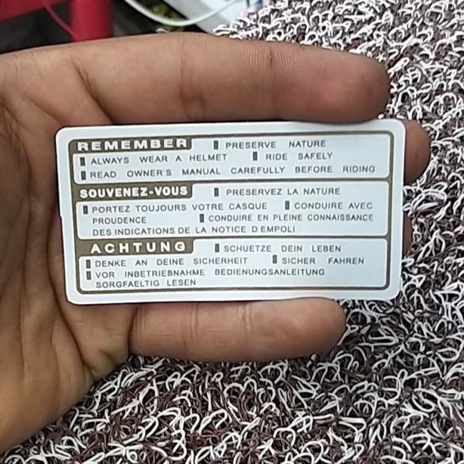 برچسب طلایی باک موتور 