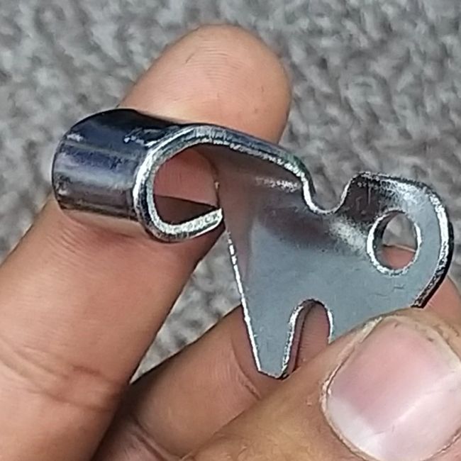 بست بغل سیلندر موتور سیکلت هندا 